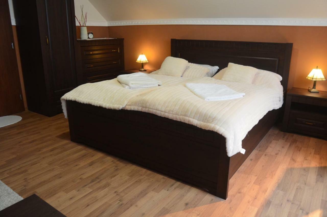 Ezathouse Devičie Hotel Krupina Buitenkant foto