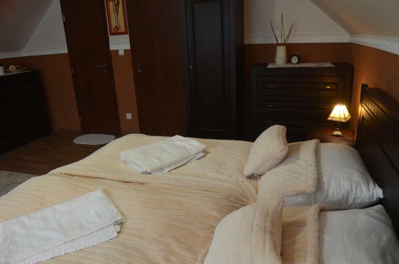 Ezathouse Devičie Hotel Krupina Buitenkant foto