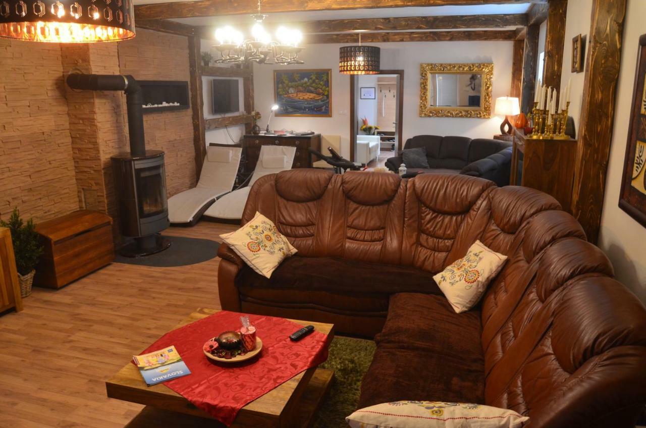 Ezathouse Devičie Hotel Krupina Buitenkant foto