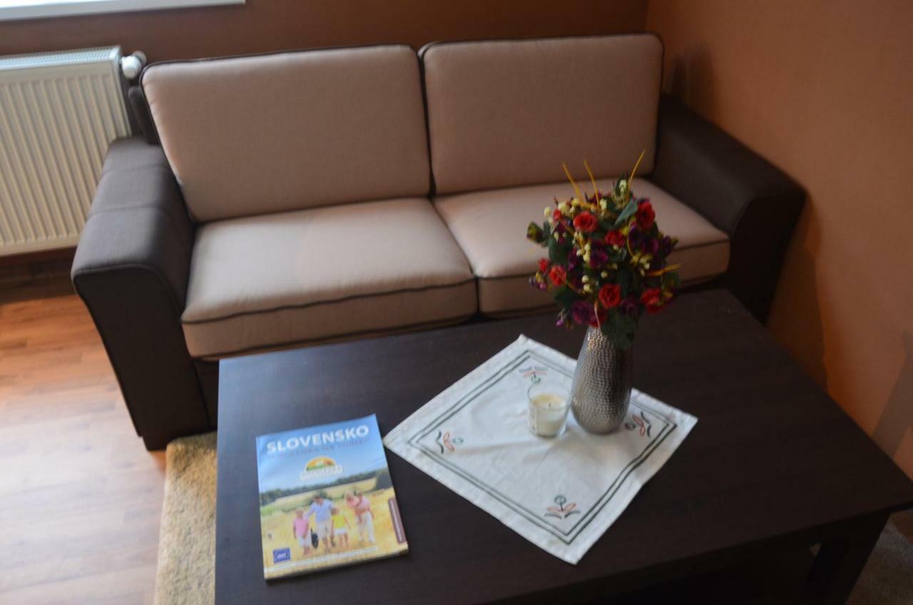 Ezathouse Devičie Hotel Krupina Buitenkant foto