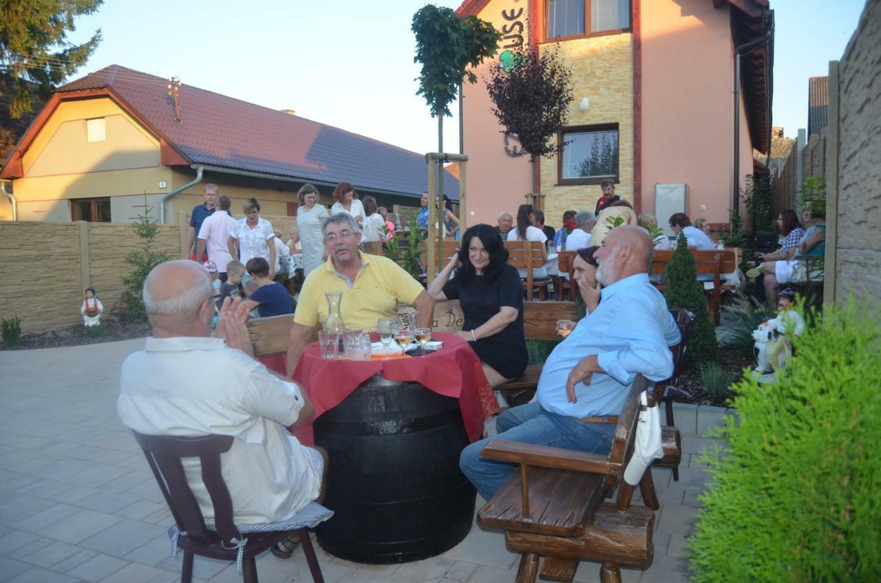 Ezathouse Devičie Hotel Krupina Buitenkant foto